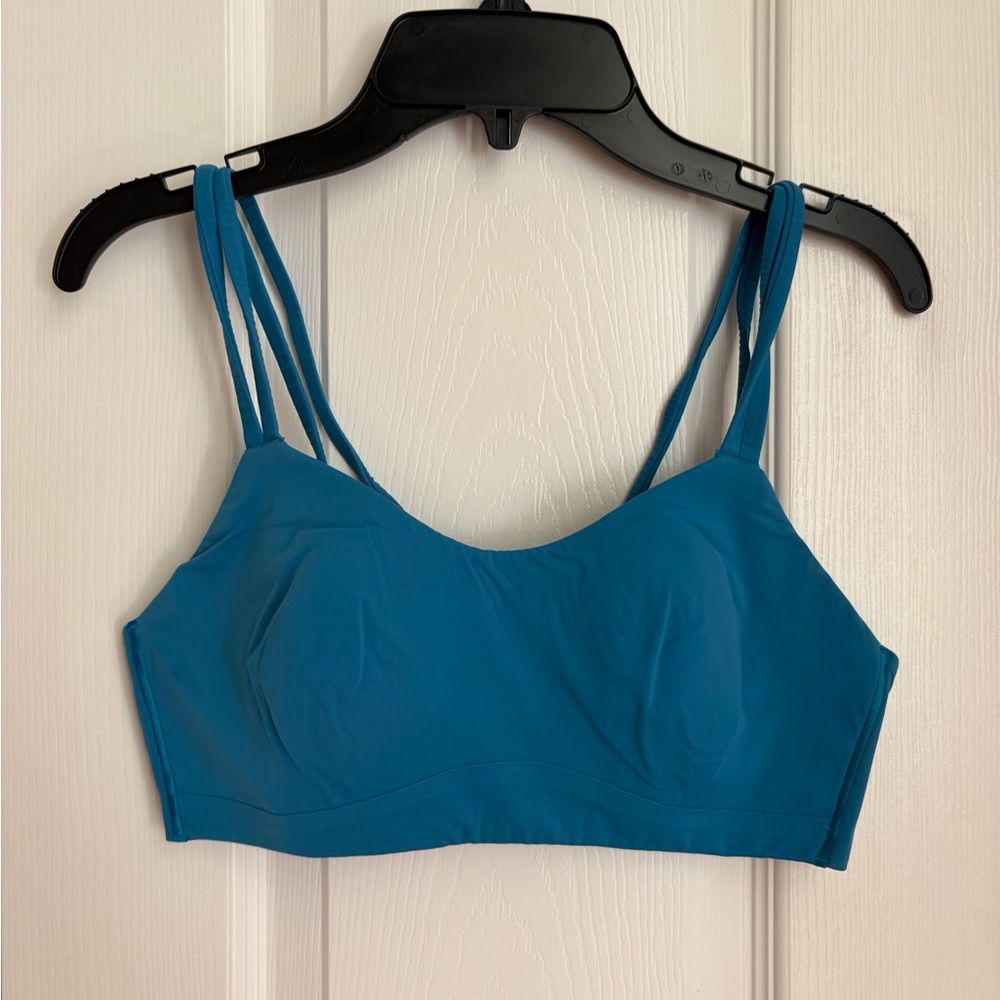 Lululemon like a cloud in Hawaiian blue